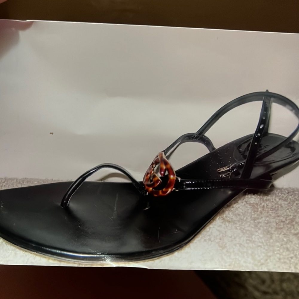 Gucci Vitello Vernice Black Sandal 8.5